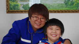 天業(yè)水泥產(chǎn)業(yè)助14名貧困學(xué)生實(shí)現(xiàn)新年愿望